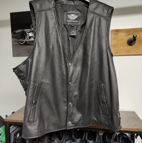 Leather vest - Picture 1 of 4